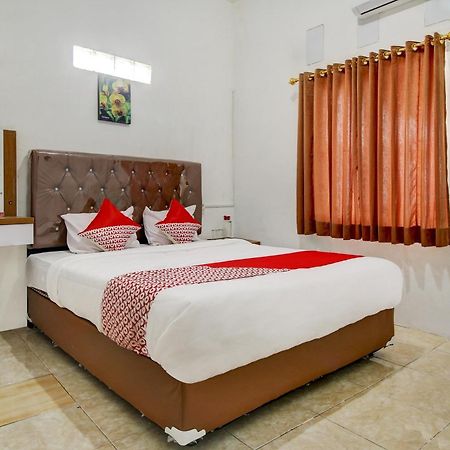 Oyo Life 3415 Penginapan Wimane Palembang Kültér fotó